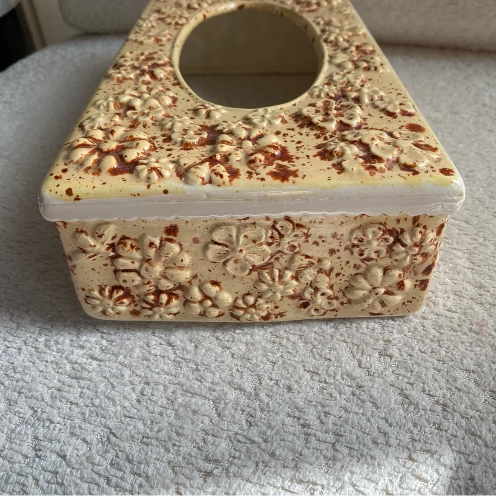 Vintage Mid Century Ceramic Tissue Box Cover Daisy Flower Design Flower Power